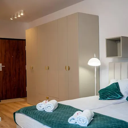 Pistachio With Balcony Centrum Pomorska * Λοτζ