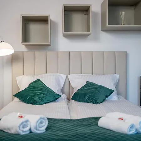 Pistachio With Balcony Centrum Pomorska * Λοτζ